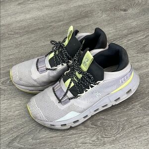 On Running CloudNova Women’s Size 7 in Pearl Zest